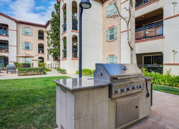 Outdoor bbq grill at Monarch at Dos Vientos Newbury Park, CA 91320