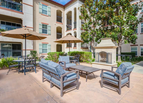 Outdoor fireplace and seating at Monarch at Dos Vientos Newbury Park, CA 91320