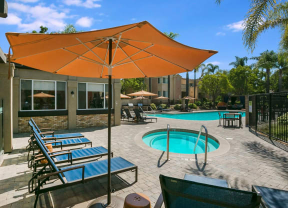 Swimming pool and spa at Arroyo Villa Apartments, Thousand Oaks, 91320