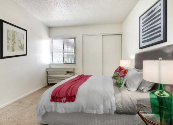 a bedroom with a bed  at Sherway Villa, California