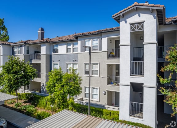 apartment complex at Canyon Crest, Riverside, CA