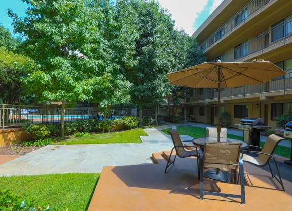 Outdoor Seating at Bixby Knolls, Long Beach, California