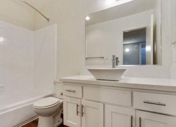 Bathroom at Meridian Apartments, Los Angeles, CA