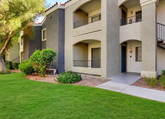 Lush Green Outdoor at Rancho Serene, Las Vegas, Nevada