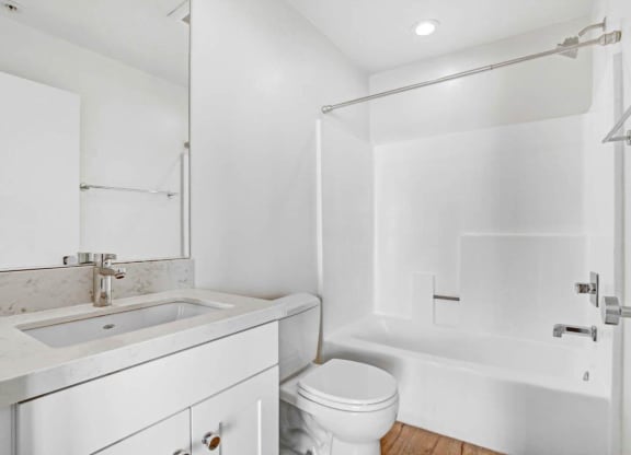Luxurious Bathroom at The Kenmore Los Feliz, Los Angeles, California