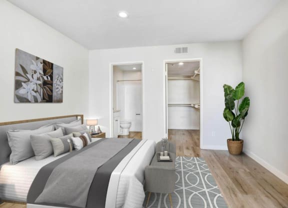 Bedroom With Closet at The Kenmore Los Feliz, California