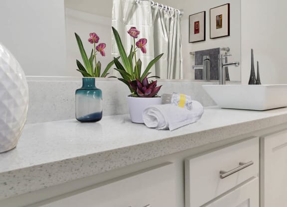 Bath at Waverly, Los Angeles, 90039