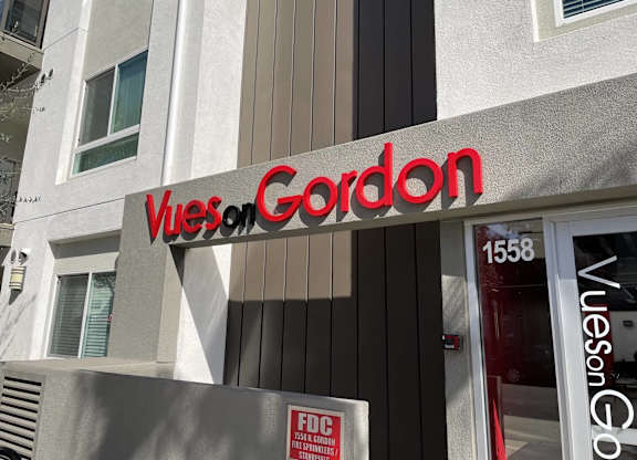 Signage at Vues on Gordon, Los Angeles, CA