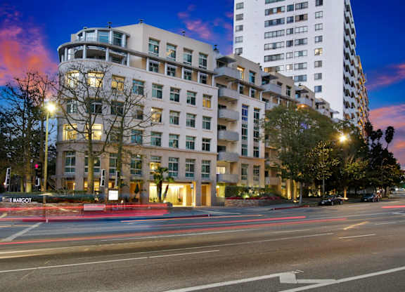 Building Exterior View at Wilshire Margot, Los Angeles California