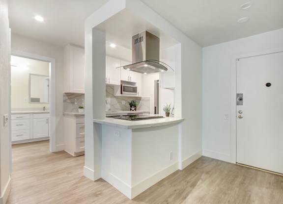 Kitchen at Woodcliff Apartments