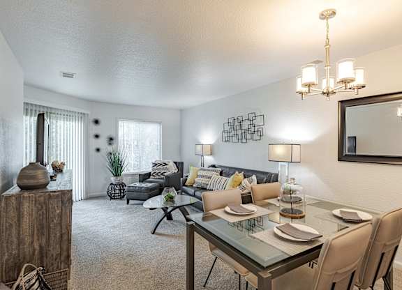Dining Room at Hidden Lakes Apartments, Michigan, 48346