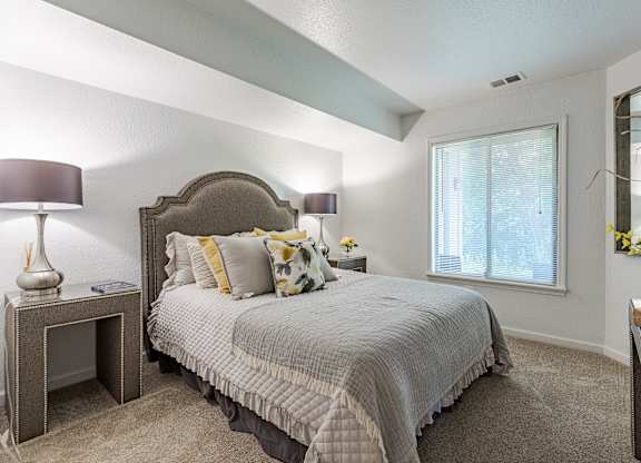 Bedroom at Hidden Lakes Apartments, Clarkston