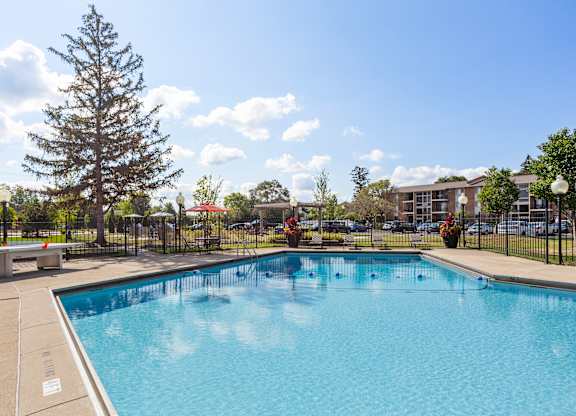 Outdoor swimming pool at fifty9 Grove Apartments, Naperville, IL, 60563