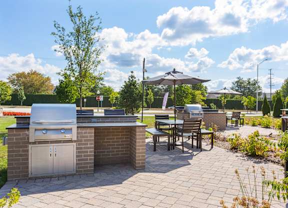 Courtyard With Grills at fifty9 Grove Apartments, Naperville