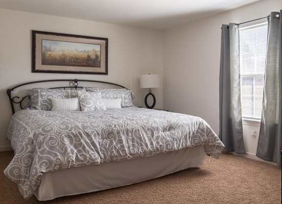 Comfortable Bedroom at Highlands at Warwick Apartments, Lilitz, PA 17543