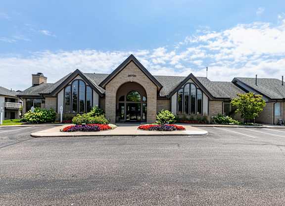 Exterior at Woodland Meadows, Clinton Township, 48035