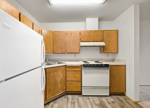 Candlewood Apartment Home