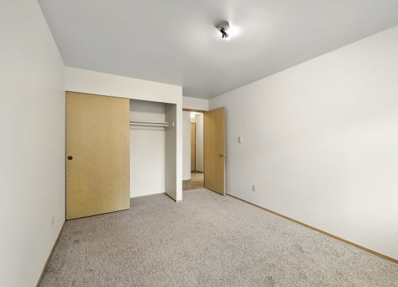 Candlewood Apartment Home
