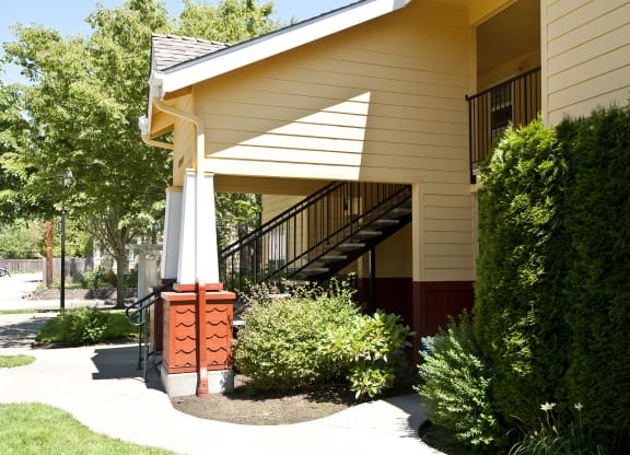 Green Leaf_Exterior
