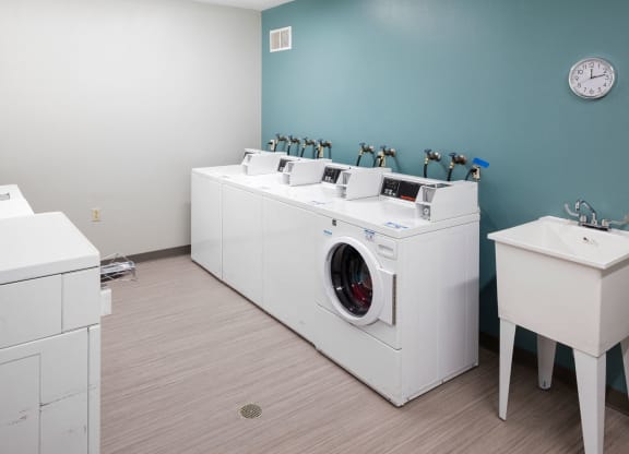 EastFairTerrace_Photo_laundromat