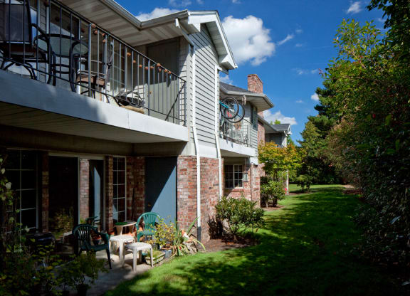 FirGrove_Photo_PatioBalcony