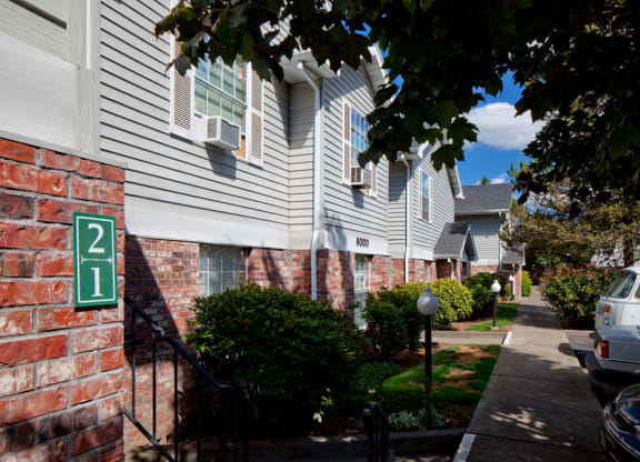 FirGrove_Photo_SidewalkView