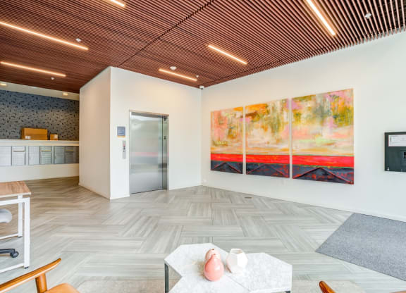 The Marilyn_The Lobby