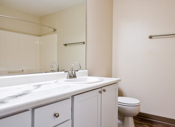 Suzann Plaza 2 Bed x 2 Bath