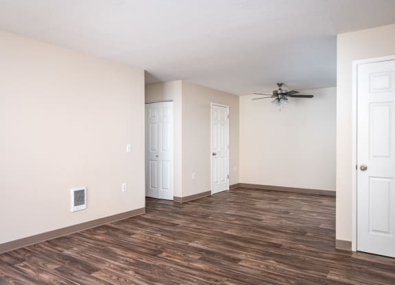 Suzann Plaza 2 Bed x 2 Bath