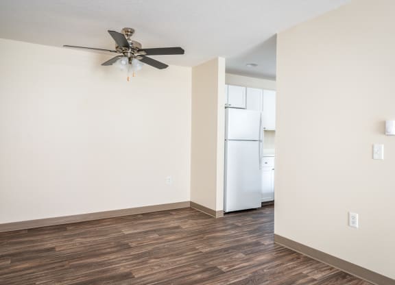 Suzann Plaza 2 Bed x 2 Bath