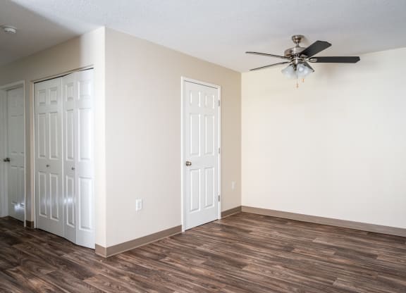 Suzann Plaza 2 Bed x 2 Bath