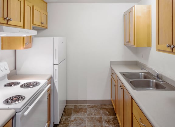 VillaWest_Photo_SideViewKitchen