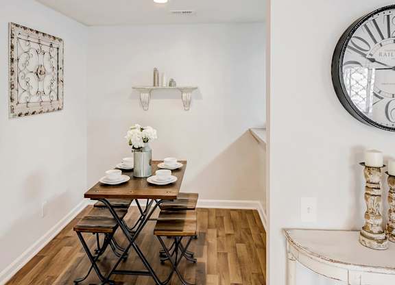 Dining at Brandemere Apartment Homes, Winston Salem