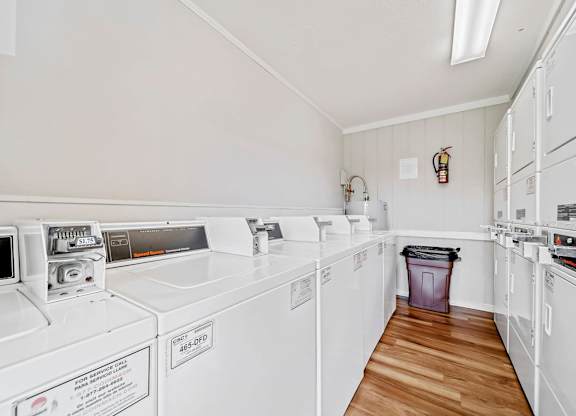 Laundry Room at Brandemere Apartment Homes, North Carolina