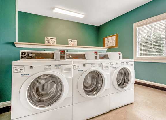 Laundry Room at The Grayson Apartment Homes, Charlotte