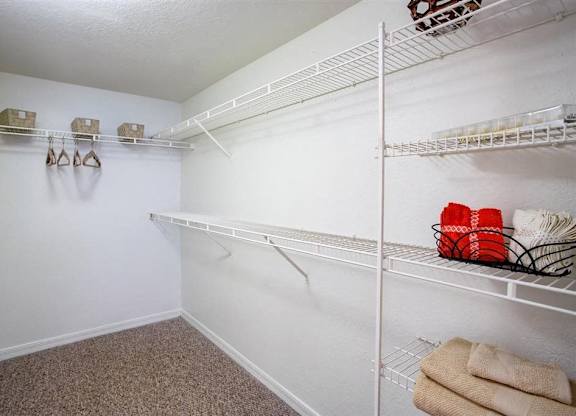 Walk-in Closet
