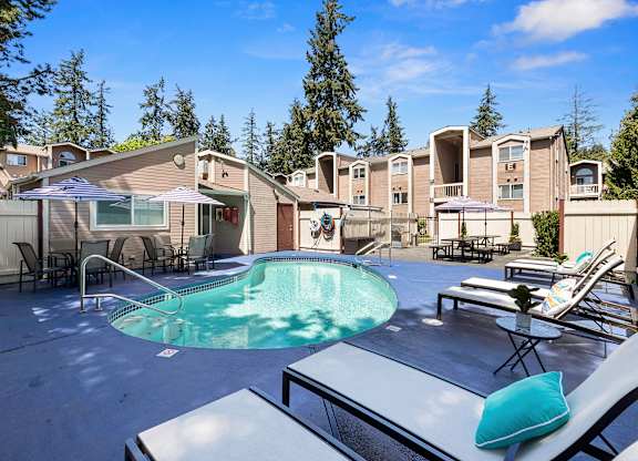 Resort Style Pool at Park 210 Apartment Homes, Edmonds, WA