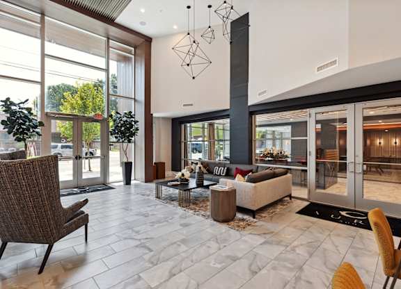 Leasing lobby