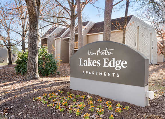 Sign at Lakes Edge Apartments, Greensboro