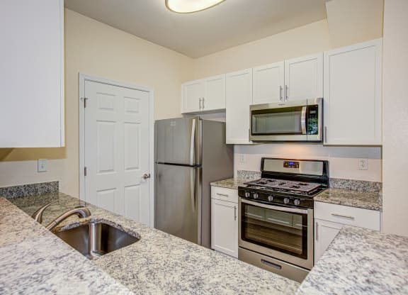 Kitchen at Broadlands at Broadlands, Ashburn, VA, 20148