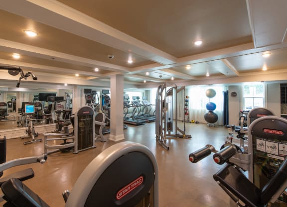 Fitness Center with Cardio and Weight Lifting Equipment at Kensington Place, Woodbridge, VA, 22191