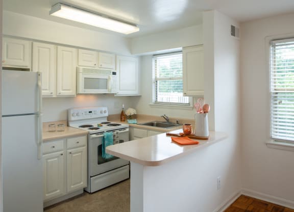 Fully Equipped Kitchen at Park Georgetown, Virginia