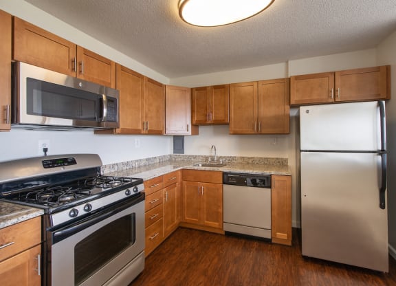Fully Equipped Kitchen at The Aspen, Virginia, 22305