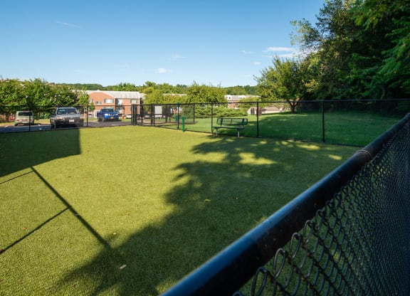 Professional Landscaping at Tuscarora Creek  in Leesburg, 20175