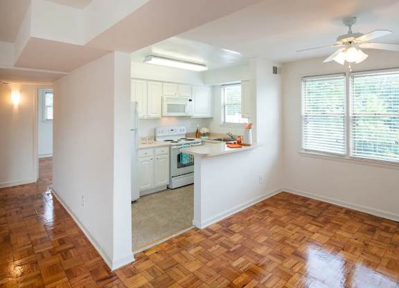 Hardwood Flooring at Park Georgetown Apartments, Arlington, VA