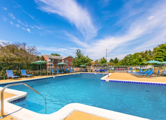 Beautiful Swimming Pool at Tuscarora Creek in Leesburg, VA