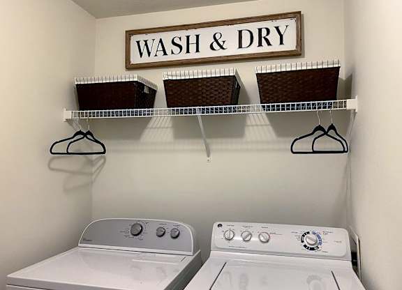 Washer Dryer at Helena Springs, Georgia, 30909