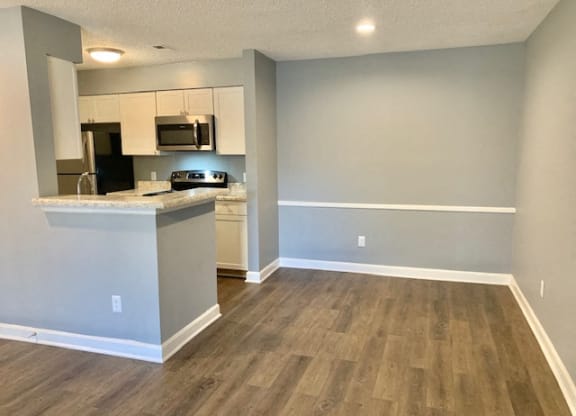 Wood Floor Dining Room at Hunters Chase, Greensboro