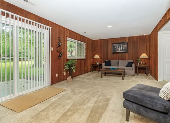 Whispering_Hills_Interior_3_St_Louis_MO