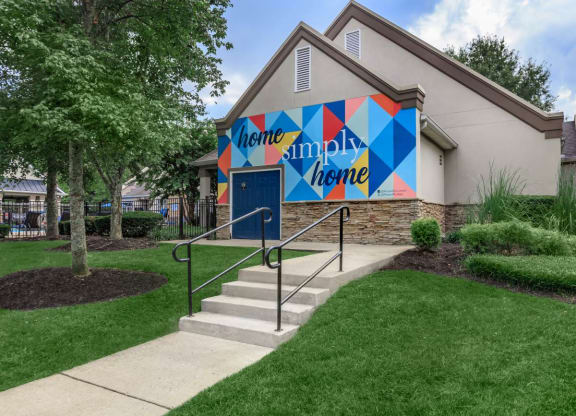 Clubhouse 01
